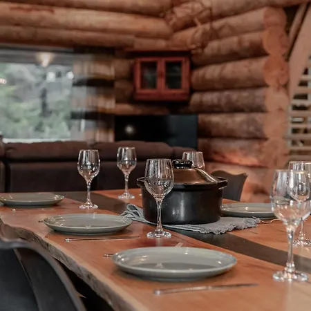 Cozy 4Br Cabin Next To Ski Slopes | Villa Moerri *